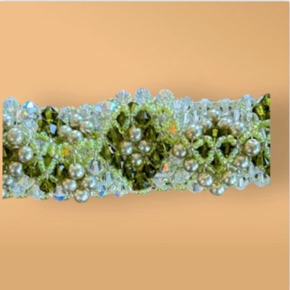 Hand Crafted Peyote and Netting Swarovski beads and pearls Bracelet. - Picture 4 of 6